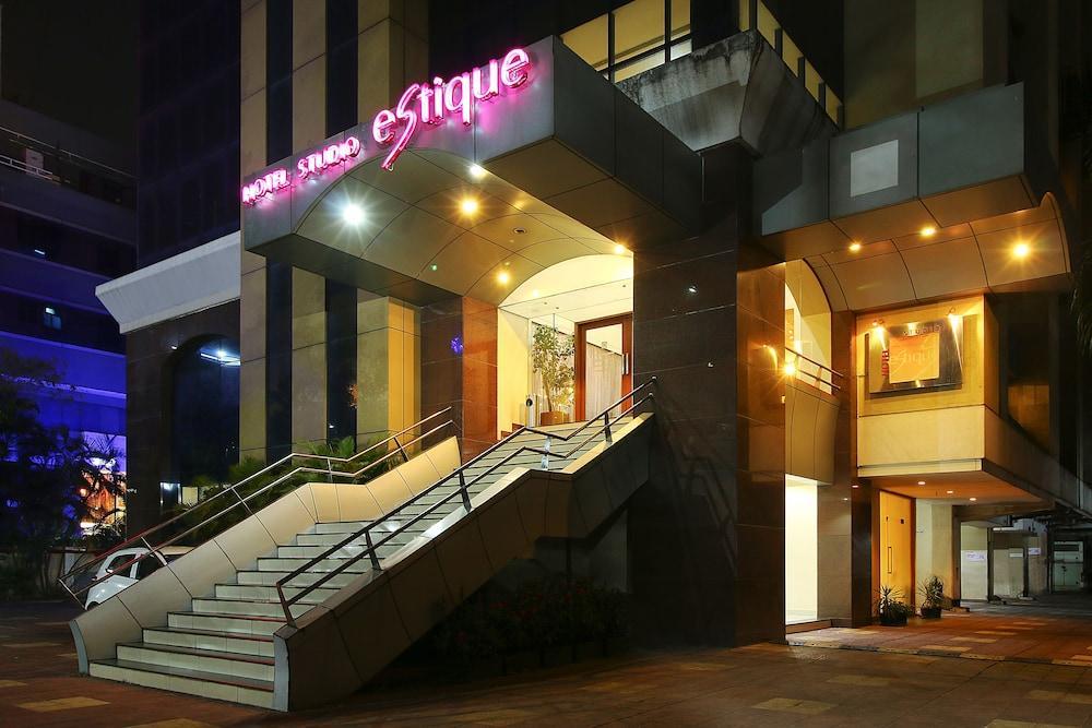 Hotel Studio Estique Pune Ngoại thất bức ảnh