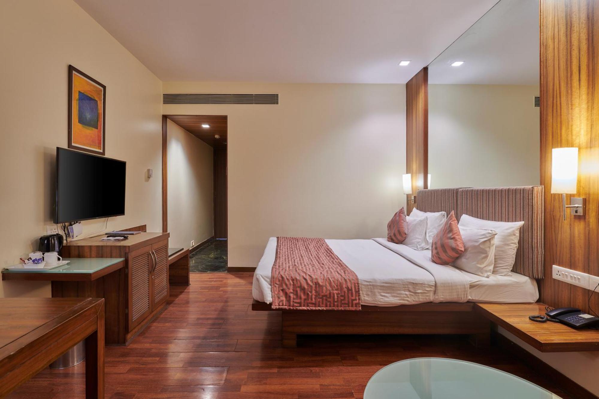 Hotel Studio Estique Pune Ngoại thất bức ảnh