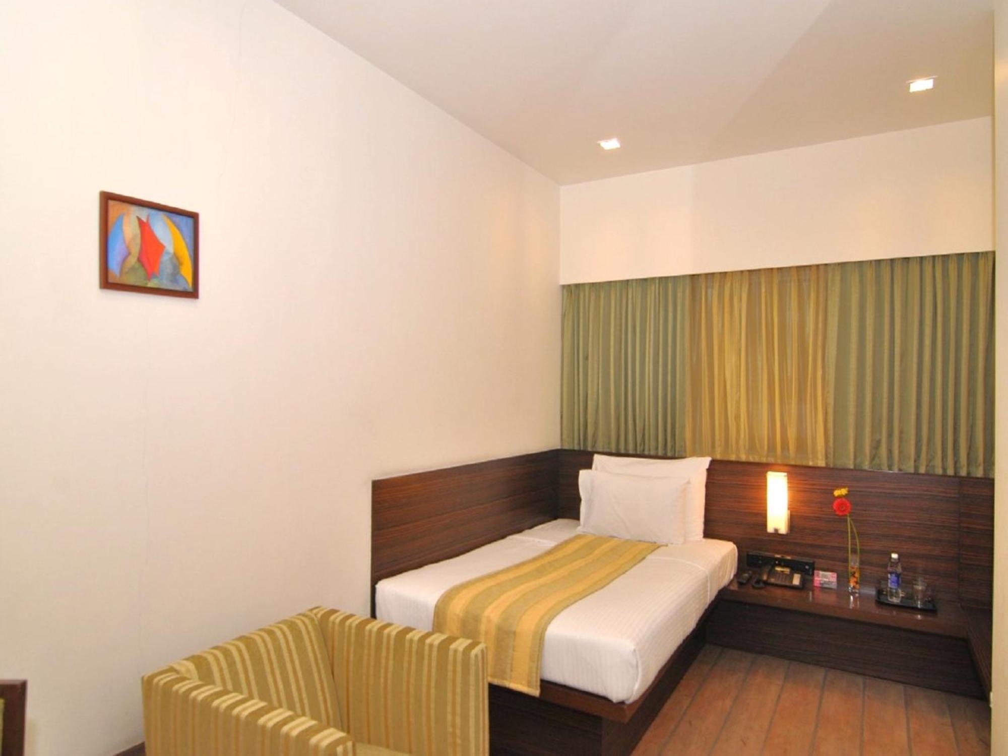 Hotel Studio Estique Pune Ngoại thất bức ảnh